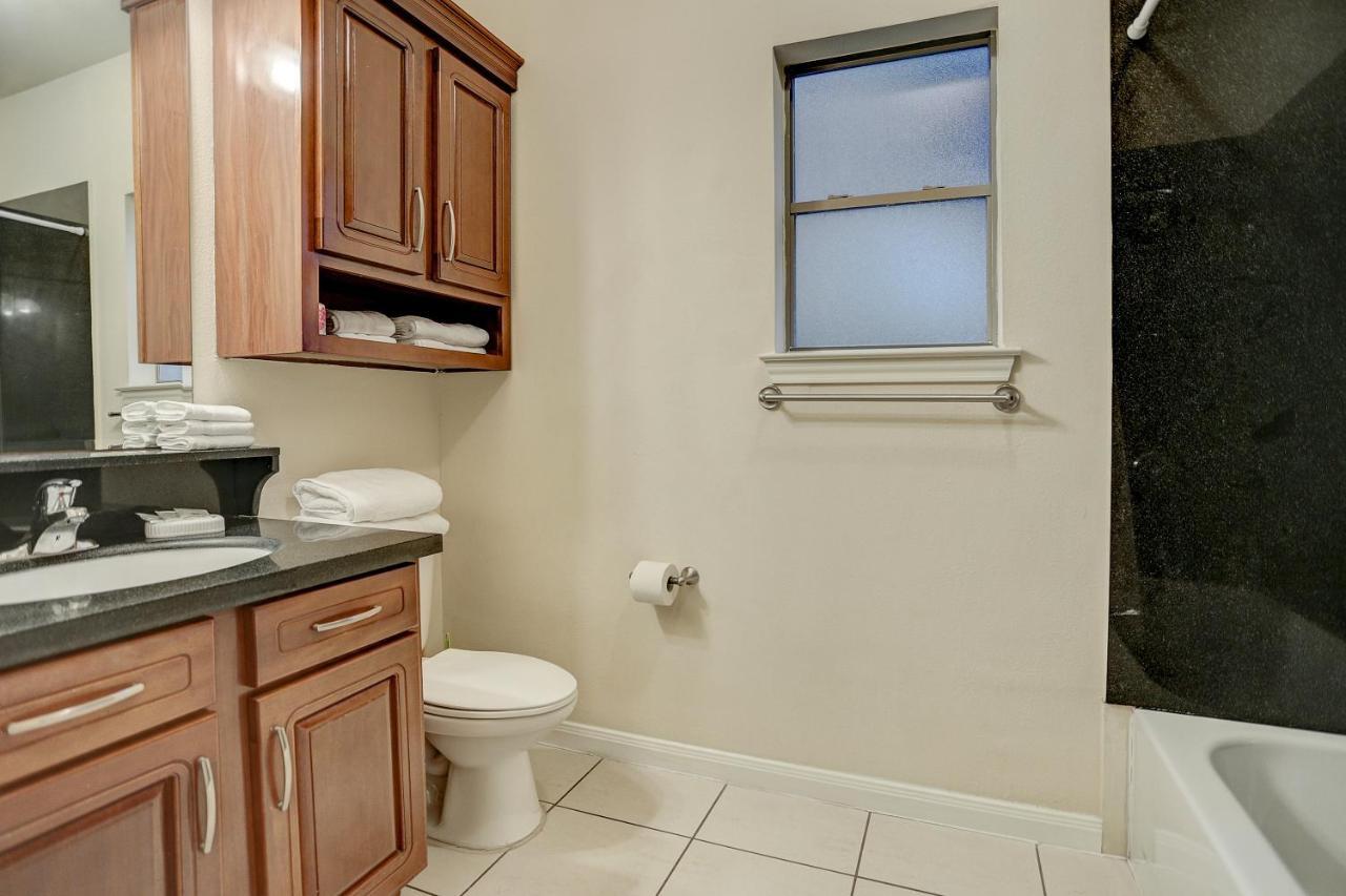 Villa Laverne 3 Bedroom Suite Furnished Condos Houston Eksteriør billede